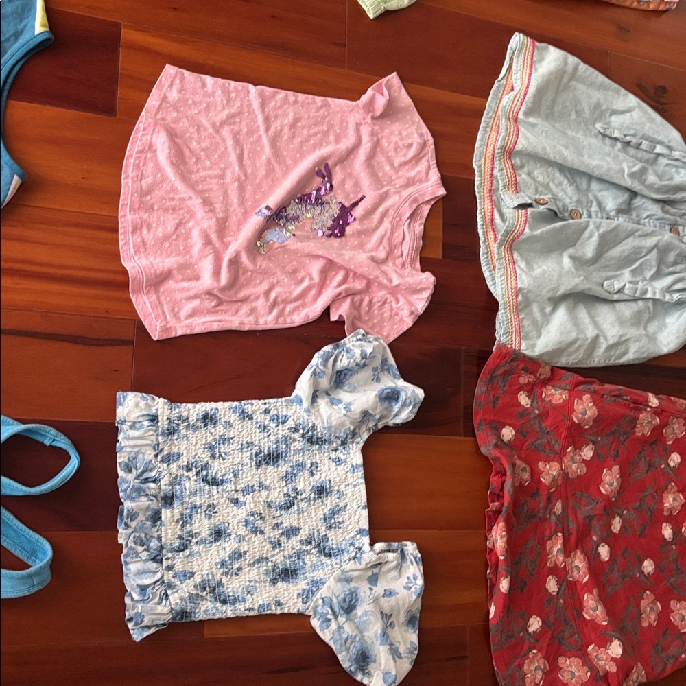Colorful Kids' Clothing Bundle - Picture 4 of 7
